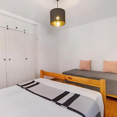 T2 2 Linha Vista Mar Apartment *