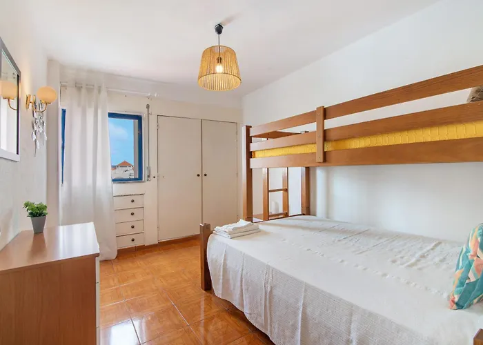 T2 2 Linha Vista Mar Apartment *