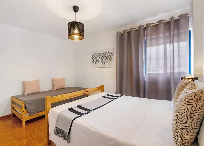 Апартаменты T2 2 Linha Vista Mar